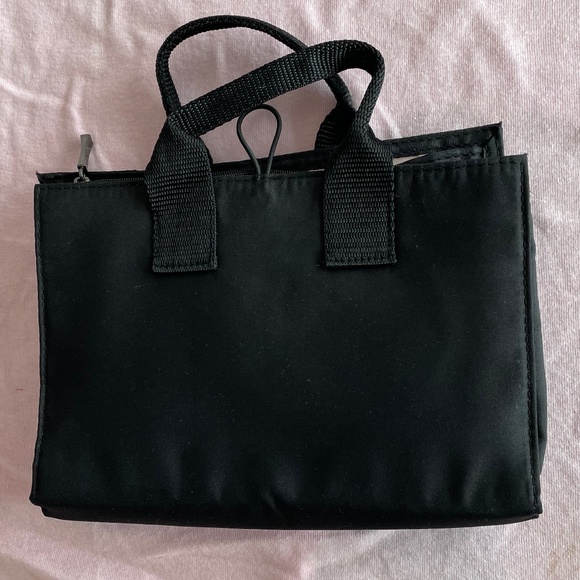 MARY KAY MAKEUP BAG - Picture 5 of 8